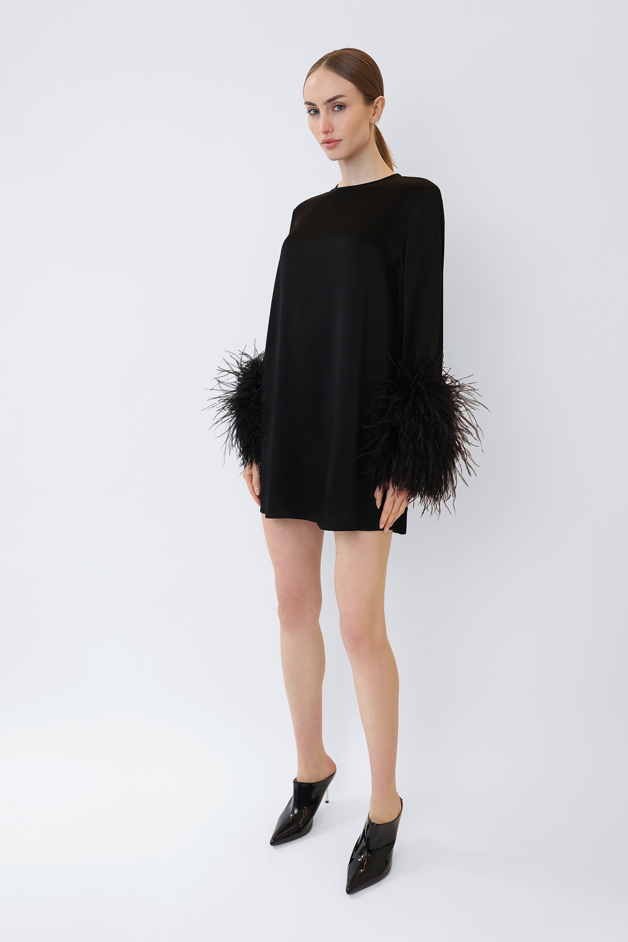 トップス goa feather printed long sleeve cut sew Satin Shift Dress With Feathers in Black Black | LAPOINTE
