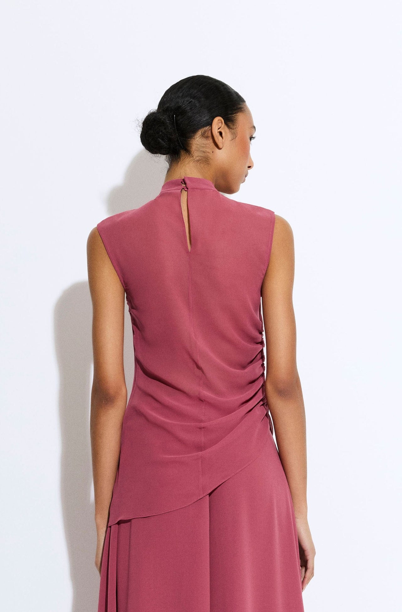 Lightweight Georgette Mock Neck Ruched Top - LAPOINTE