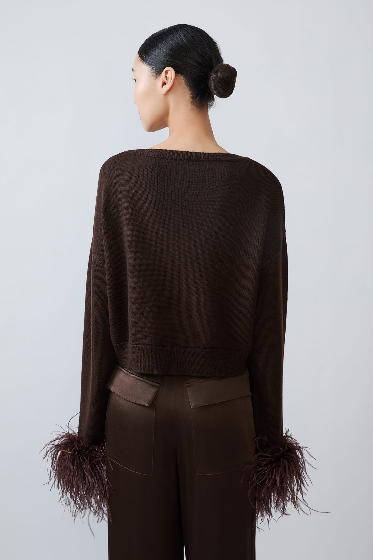 Merino Cropped V-Neck Sweater with Classic Feathers