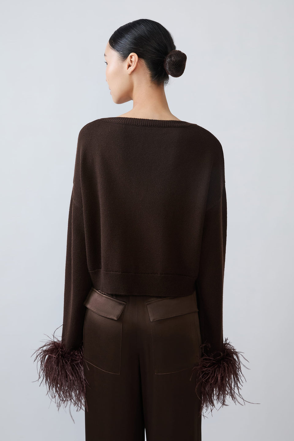 Merino Cropped V-Neck Sweater with Classic Feathers