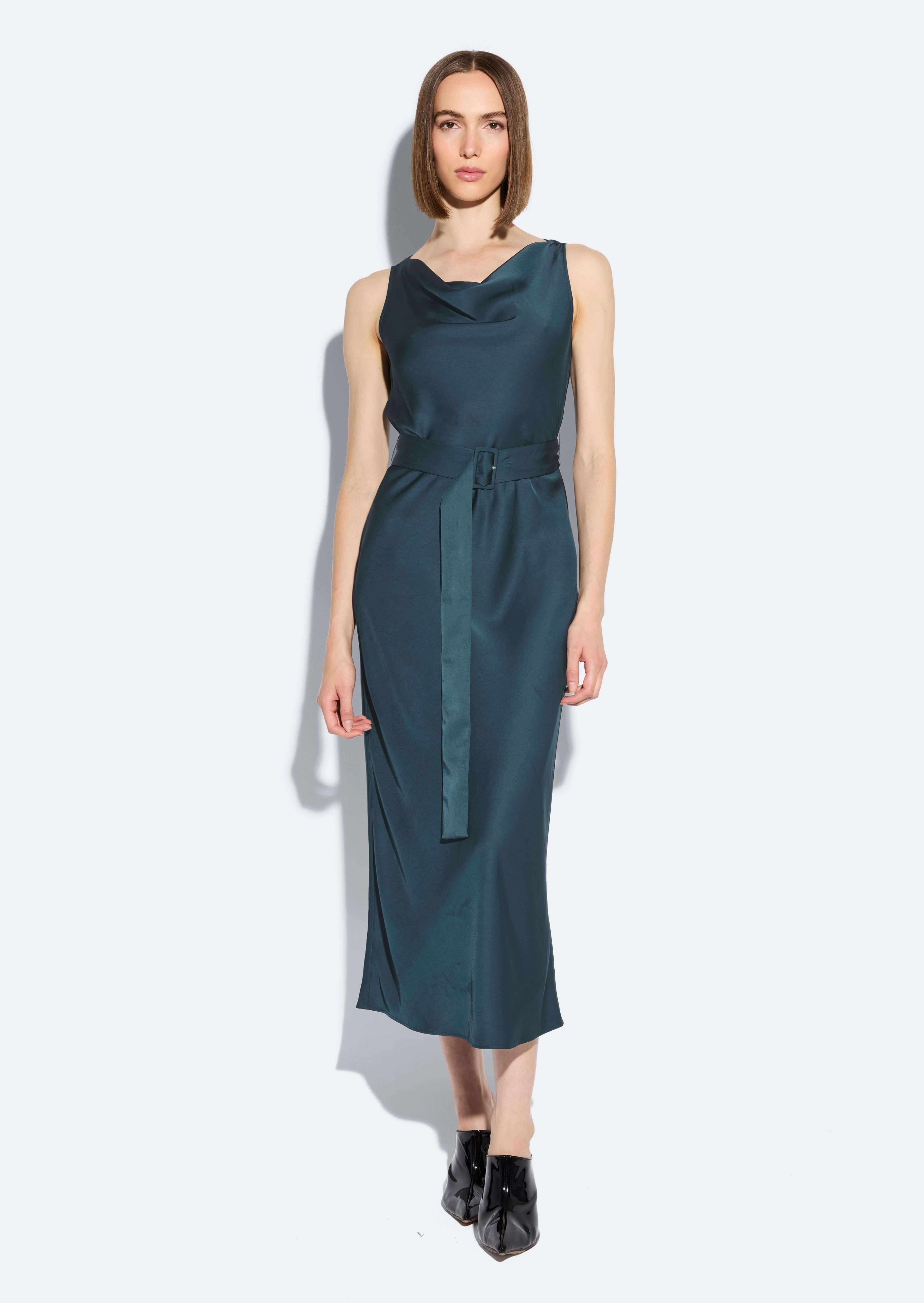 lightweight satin dresses Lightweight satin maxi dress with lace insert at the waist :: LICHI
