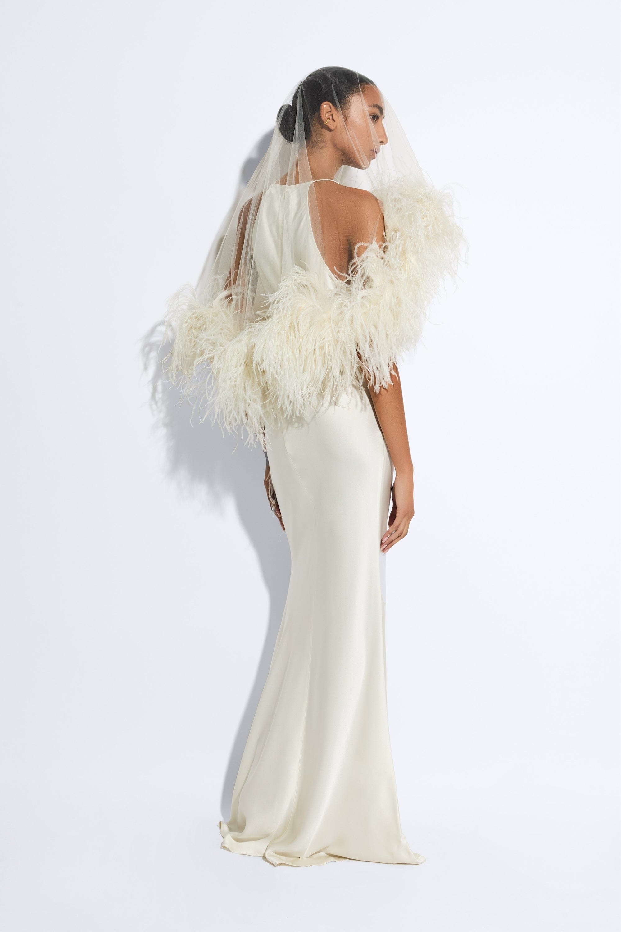 Tulle Veil With Feathers in Cream Cream | LAPOINTE