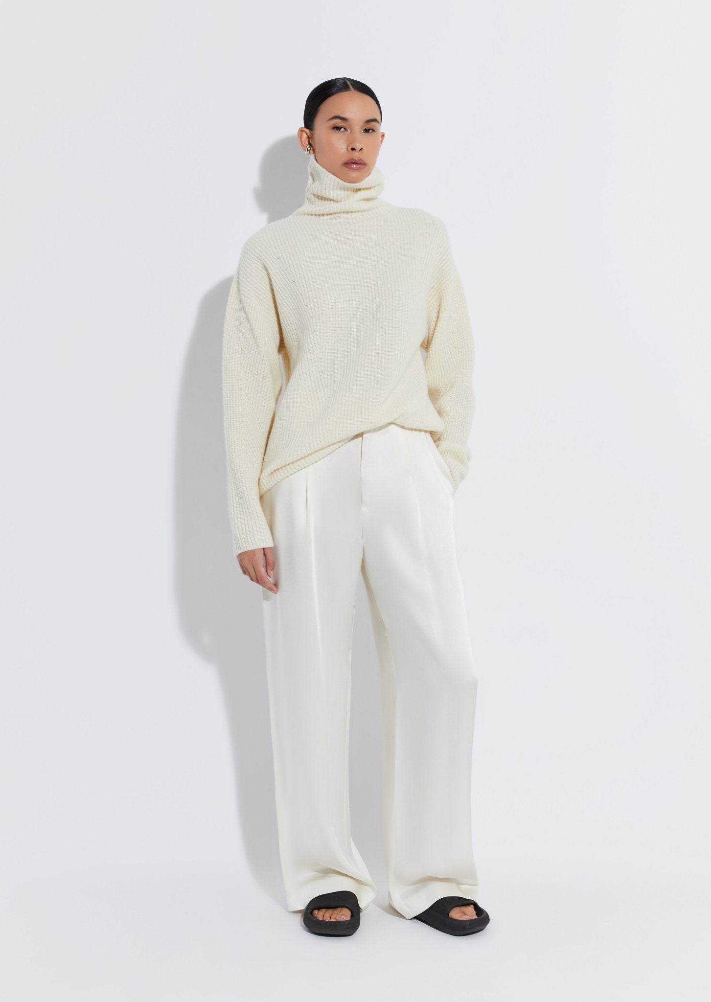 Cream hot sale turtleneck womens